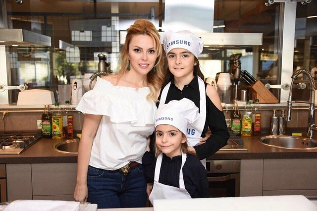 MELTEM, ZEYNEP, ELİF DEMİR