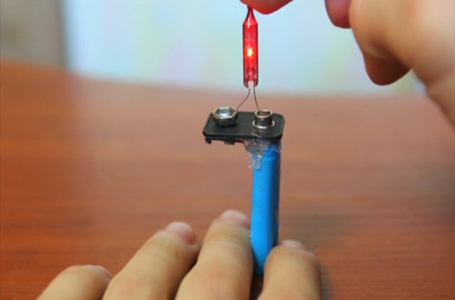 Böylece pili kullanmak istediğinizde kullanabileceksiniz.