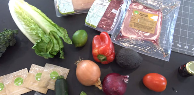 Sıvı patlayıcıların üzerini örtmek, paketlenmiş gıdaların tazeliğini korumak ya da paslanmaz çelik üretiminde kullanılan sıvı nitrojen ile bu sefer oldukça tehlikeli bir deney yapıldı. -  