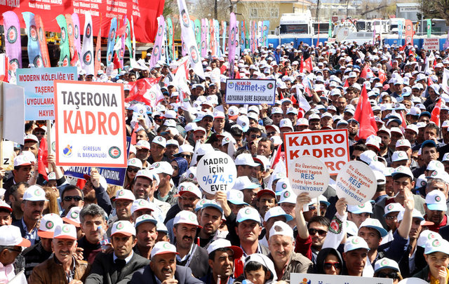 ERZURUM - Erzurum'da, Hak-İş öncülüğünde kutlanan 1 Mayıs Emek ve Dayanışma Günü etkinlikleri başladı. 