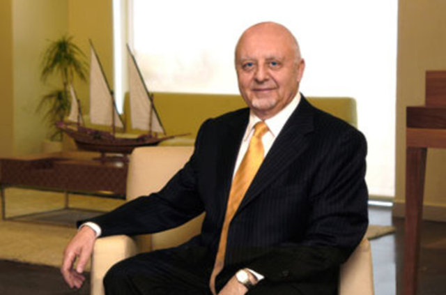 LUCIEN ARCAS - Serveti: 900 milyon dolar - Evli ve 4 çocuklu