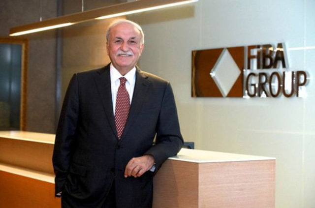 HÜSNÜ ÖZYEĞİN - Serveti: 3 milyar dolar - Evli ve 2 çocuklu