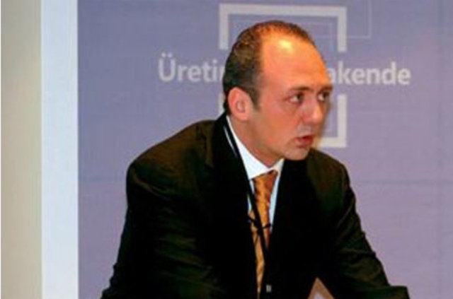 BERNARD ARCAS - Serveti: 800 milyon dolar - Evli ve 3 çocuklu