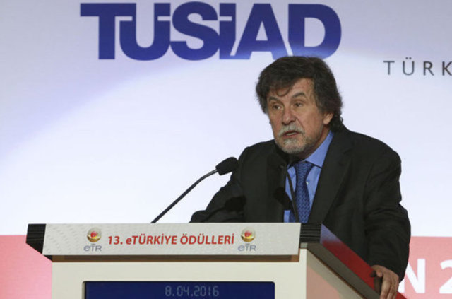 FARUK ECZACIBAŞI - Serveti: 1.5 milyar dolar - Evli ve 2 çocuklu