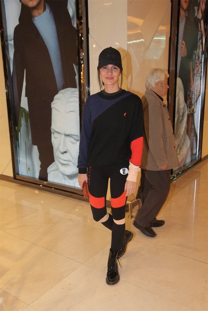 YASEMİN ÖZİLHAN