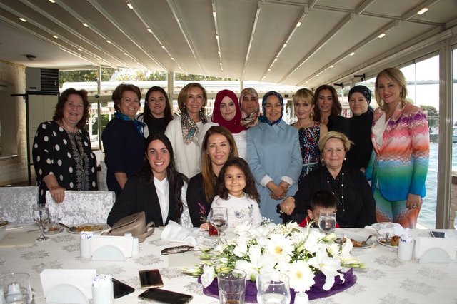 MONİK İPEKEL, CEMRA ÇARMIKLI, TÜLAY ULUSOY, REVNA DEMİRÖREN, MÜBERRA ÇALIŞKAN, BESTE YURTTAŞ
