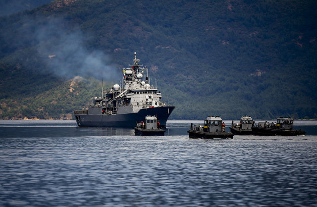 Tatbikatta bugün 19 ülkeden 21 yabancı askeri ataşenin de  katılımlarıyla "Seçkin Gözlemci Günü" kapsamında muhtelif deniz eğitimleri ile  güdümlü mermilerin de kullanılacağı fiili atış eğitimleri gerçekleştirilecek. -  
