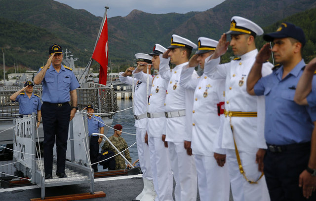 Genelkurmay Başkanı Orgeneral Hulusi Akar, Ege'de  bulunan Sancak Gemisi TCG Kemalreis'e giderek "Denizkurdu 2017 Tatbikatı"  kapsamında gece boyu icra edilen harekata hazırlık eğitimleri ve su üstü  atışlarını izledi.
