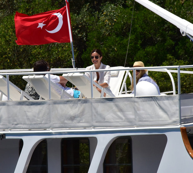 BURCU HANİF, BEGÜM KARAMAHMUTOĞLU