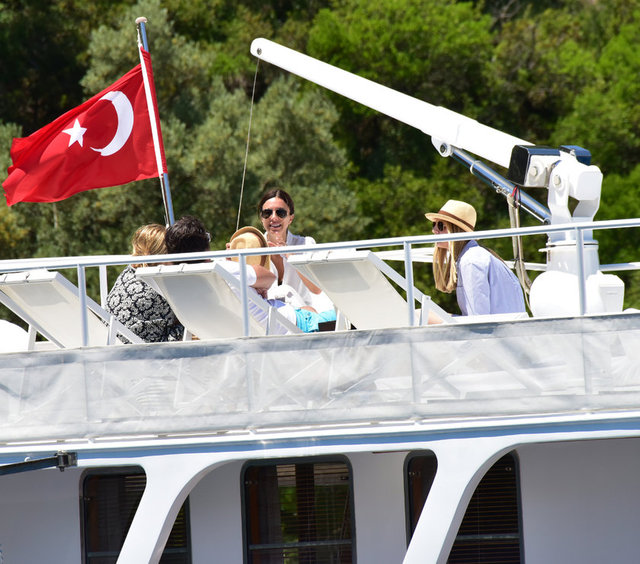 BURCU HANİF, BEGÜM KARAMAHMUTOĞLU