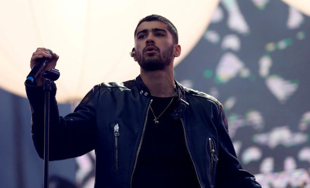 Zayn Malik - Sevilen şarkıcı One Direction'dan ayrılmak istediğini fark ettiğinde paranormal bir karşılaşma yaşandığını açıkladı