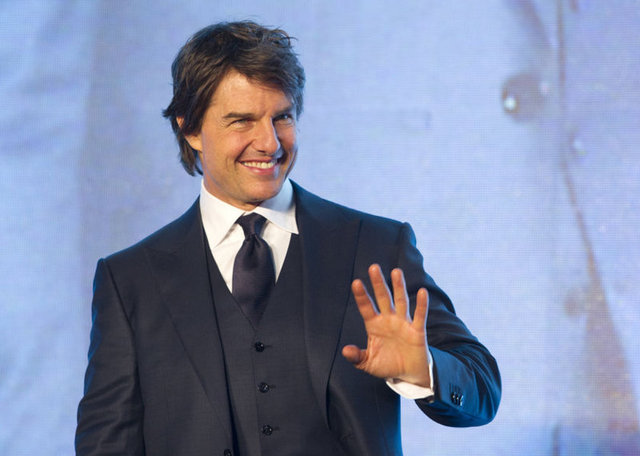 Ünlü oyuncu evrenin çok geniş olduğunu açıklayarak UFO'ya inandığını söyledi.