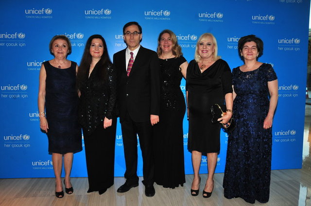 ALANOR OLALI, ŞEFİKA KUTLUER, TEZER KUTLUK, SANEM BİLGİN ERKURT, ZAFER KOZANOĞLU, SEDEF KUTLUK