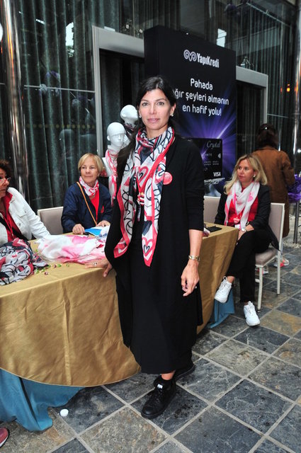 ZEYNEP ÜSTÜNEL