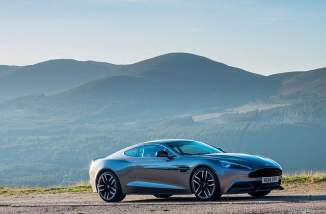 Wayne Rooney (Manchester United) - Aston Martin Vanquish S