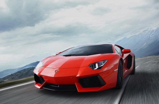 Sergio Agüero (Manchester City) - Lamborghini Aventador