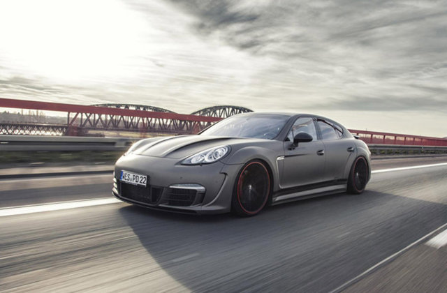 Ricardo Rodriguez (VfL Wolfsburg) - Porsche Panamera Turbo S