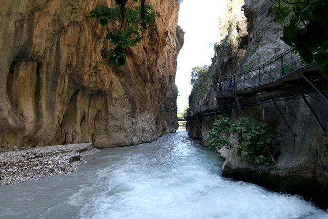 SAKLIKENT KANYONU, MUĞLA - Cam gibi suyuyla Saklıkent Kanyonu, turistlerin uğrak noktası.
