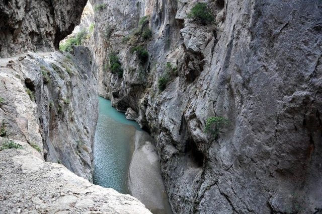 Kapıkaya Kanyonu, Adana ili Karaisalı ilçesinde Kapıkaya köyünde bulunuyor.