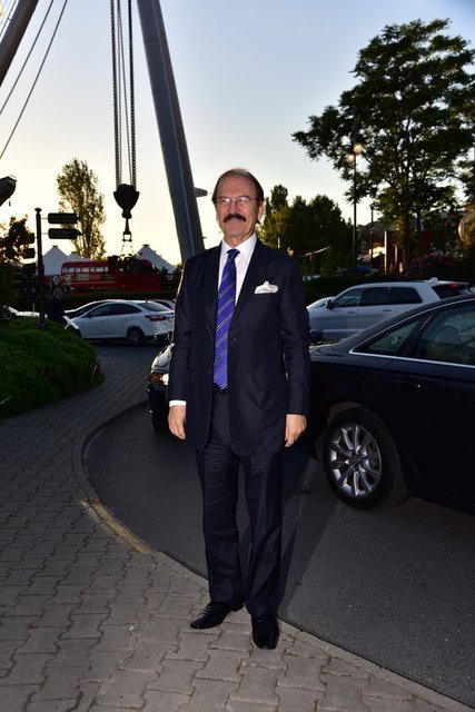 ALİ MÜFİT GÜRTUNA