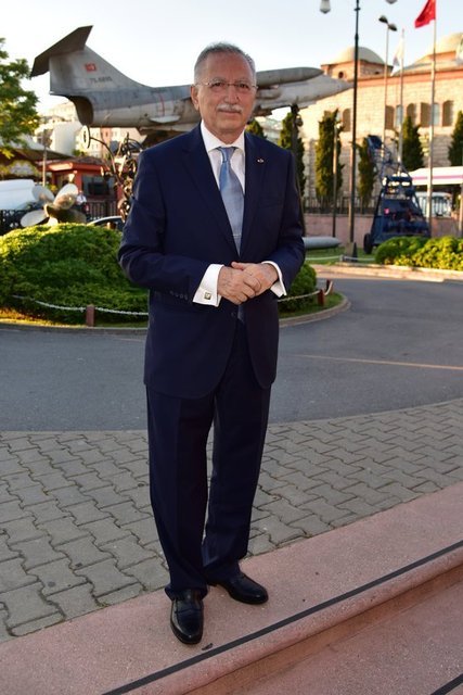 EKMELEDDİN İHSANOĞLU