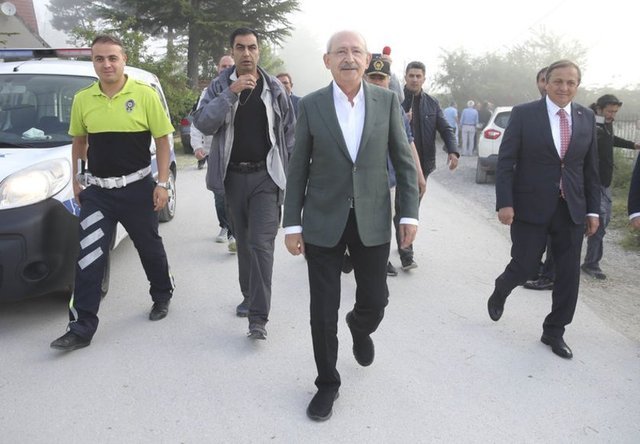 KILIÇDAROĞLU'NUN YÜRÜYÜŞÜNÜN 11. GÜNÜ - CHP lideri, yürüyüşün 11. gününde bayram kutlamalarına katıldı.