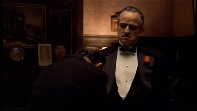 Neden önce polise gittin? Neden önce bana gelmedin?