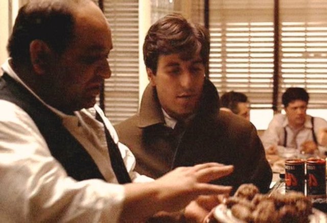 Sicilya'da kadınlar tabancadan bile tehlikelidir