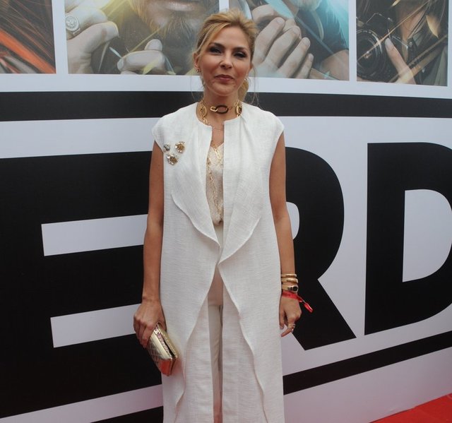 Dizi oyuncularının yanı sıra başta Arzu Sabancı, Aslı Sabancı, Jülide Ateş, Tuba Ünsal, Özcan Deniz ve Burak Kut gibi isimler de 'İçerde'nin final bölümünü Lütfi Kırdar Uluslararası Kongre ve Sergi Sarayı'nda izledi. 