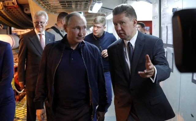 Hükümetler arası anlaşması geçen yıl ekim ayında İstanbul'da imzalanan Türk Akım projesi kapsamında, her biri yılda 15,75 milyar metreküp kapasiteye sahip iki boru hattının inşa edilmesi planlanıyor. 