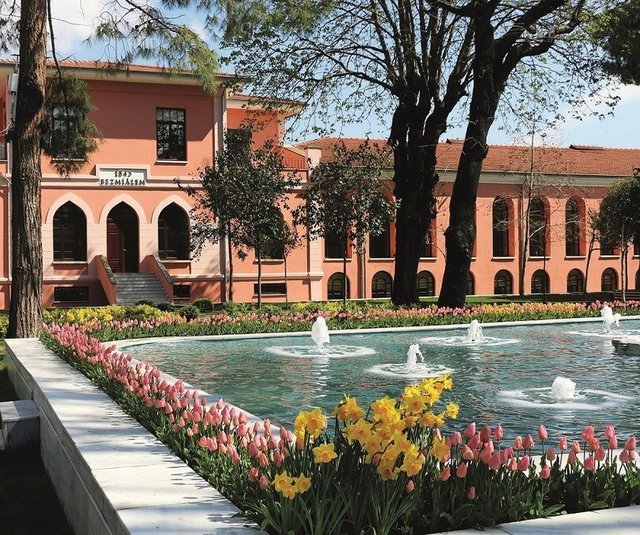 Bezmialem Vakıf Üniversitesi