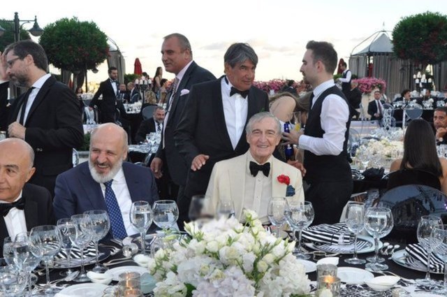 RAHMİ KOÇ, RAFFİ PORTAKAL