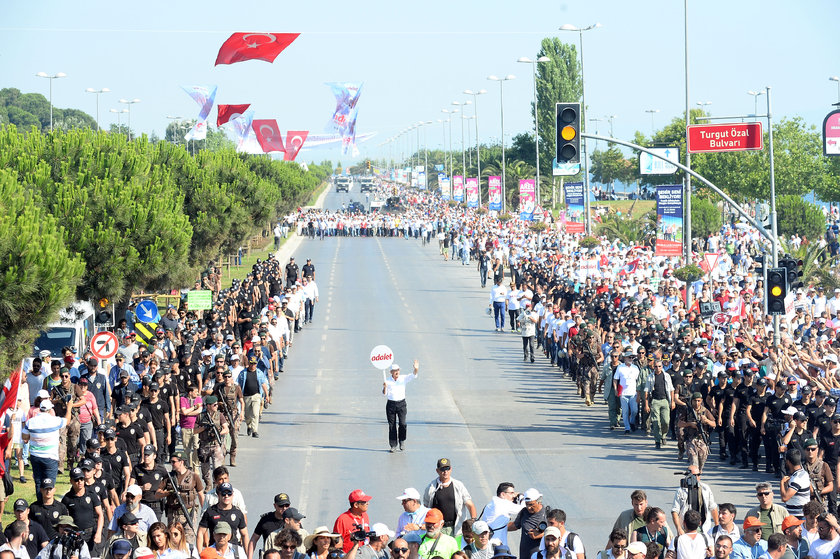 CHP Genel Başkanı Kemal Kılıçdaroğlu, Maltepe'deki miting alanına yürü...