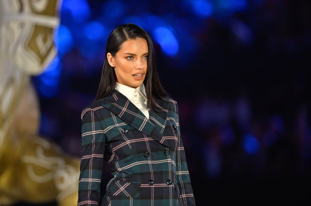 ADRIANA LIMA
