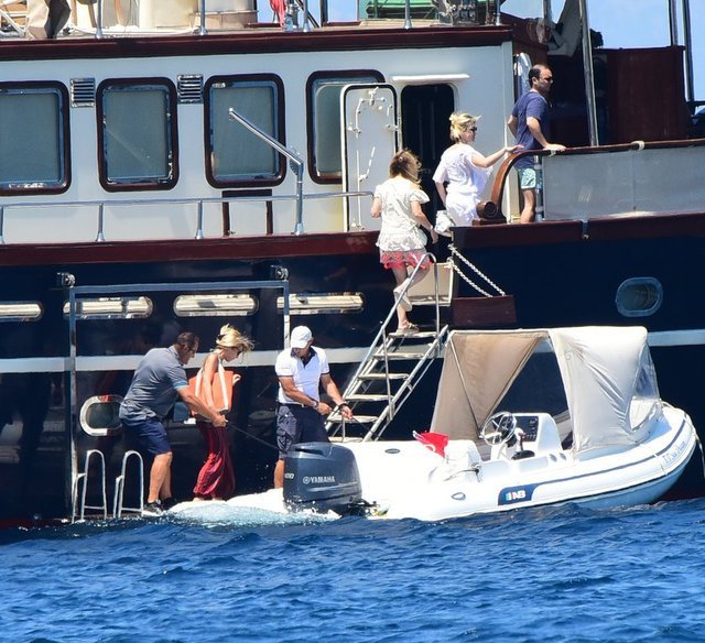 AYSEN, MELİS, NESLİHAN, EMİRHAN SABANCI