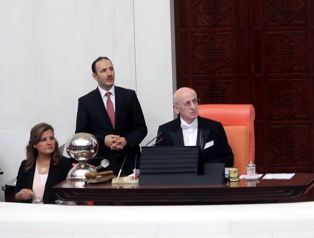 TBMM Başkanı İsmail Kahraman ise, 15 Temmuz gecesi, darbe girişimi sırasında Meclisi açtığını ve Genel Kurulu topladığını anımsatarak, "Topyekun, bütün hepimiz, bütün Meclis Sütçü İmam'dı, Nene Hatun'du" dedi. 