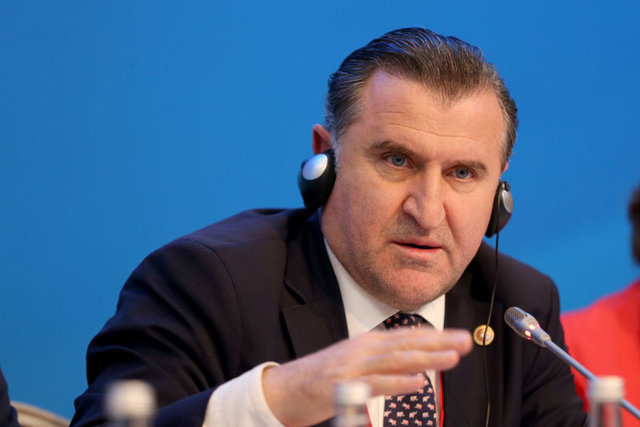 Çeşitli spor kulüplerinde genel sekreterlik ve başkanlık görevleri ile federasyonlarda yönetim kurulu üyeliği, kurul üyeliği, genel kurul delegeliği ve başkanlık görevlerinde bulundu. Çok sayıda makale ve bilimsel yayını bulunmaktadır. 24. Dönemde İstanbul Milletvekili seçildi. NATO Parlamenterler Asamblesi Türk Grubu Üyesi ve Dışişleri Komisyonu Sözcüsü oldu. Dopingle Mücadele Araştırma Komisyonu Başkanlığı yaptı. Çok iyi düzeyde İngilizce ve orta düzeyde Almanca ve Farsça bilen Bak, evli ve 4 çocuk babasıdır.