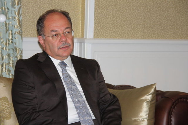 Ayrıca başta Dünya Sağlık Örgütü ve Dünya Bankası olmak üzere birçok uluslararası kuruluş ve devlet tarafından yurtdışında davet edildiği konferans, sempozyum ve özel programlarda liderlik, ekip oluşturma, yönetim ve sorumluluk, politika geliştirme, stratejik plan hazırlama ve uygulama, sağlık sisteminin dönüştürülmesi, bütün vatandaşların ulaşabildiği kaliteli bir sağlık sistemi inşası gibi konularda tecrübelerini paylaşmaktadır. AK Parti 5. Olağan Kongresi'nde Merkez Karar Yönetim Kurulu Üyeliği'ne seçilen Akdağ, 1 Kasım seçimlerinde de 26. dönem Erzurum Milletvekili seçilmiştir. 25 Kasım 2015 tarihinde AK Parti Genel Başkan Yardımcılığı görevine getirilen Prof. Dr. Recep Akdağ, 65. hükümette yeniden T.C. Sağlık Bakanlığı görevine gelmiştir.