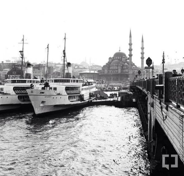 Eski İstanbul, Galata Köprüsü üzerinden Yeni Cami