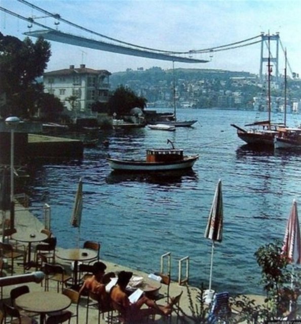 FSM Köprüsü yapım aşamasında 1980.