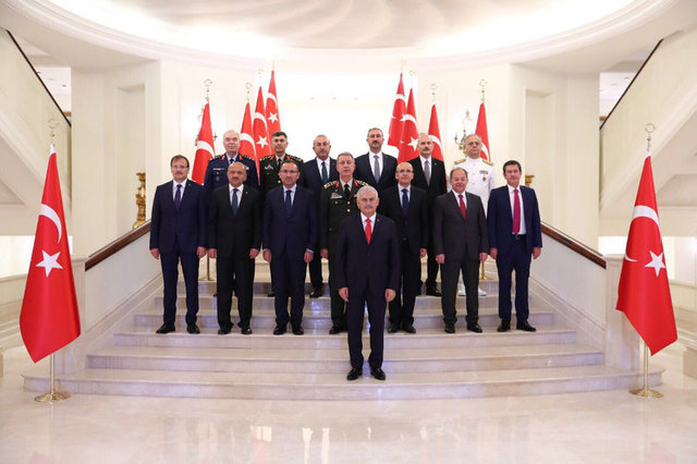 Yüksek Askeri Şura, Başbakan Binali Yıldırım başkanlığında Çankaya Köşkü'nde toplandı.  