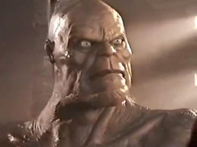 Buna güzel bir örnek olarak ise sizlere 1995 yılında efsane oyundan uyarlama olarak vizyona giren Mortal Kombat filmiydi.