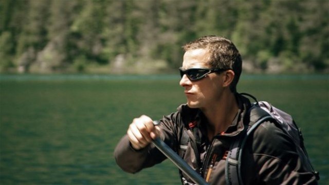 Dünyaca ünlü maceracı, hayatta kalma uzmanı ve televizyon programcısı Bear Grylls  vahşi doğada yaptıklarıyla adeta sınırlarını zorluyor.