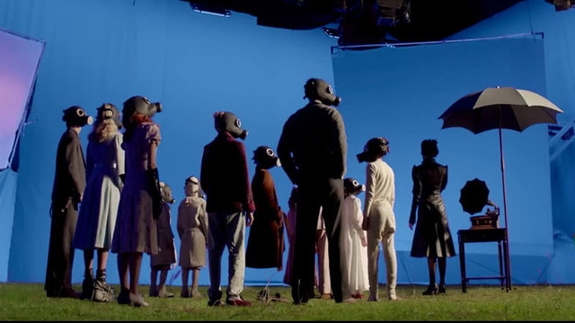Miss Peregrine's Home For Peculiar Children (Bayan Peregrine'in Tuhaf Çocukları) filminin perde arkası fotoğrafları yayınlandı. İşte o kareler...