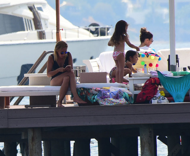 HANDE GAMGAM