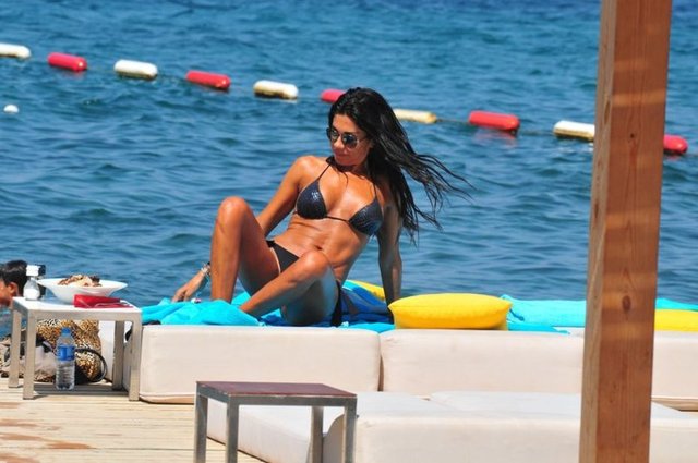 AYŞE SAN