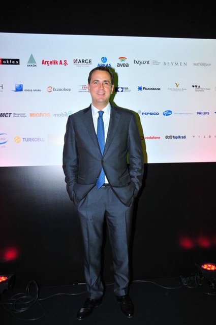 MURAT ÖZYEĞİN