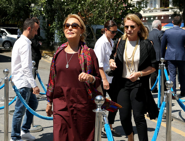 CAROLINE KOÇ, ÇİĞDEM SİMAVİ