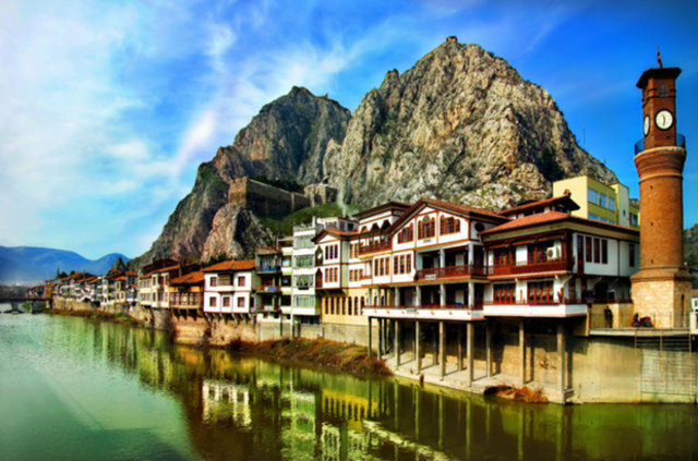 Amasya - 1923 nüfusu: 115145 - 2016 nüfusu: 326351 - Değişim(%): 183