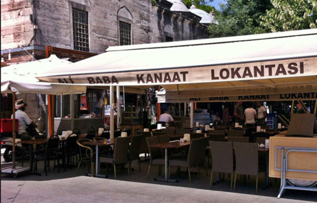 ALİ BABA KANAAT LOKANTASI - İstanbul , Süleymaniye - NE YENİR? - Fasulye, turşu, ekmek, patlıcan musakka, kadayıf, kabak 